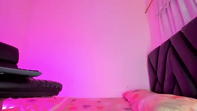 stephany doll  online show from 01/16/26, 04:27