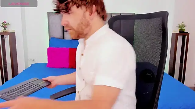 michacosio online show from 10/22/25, 06:51