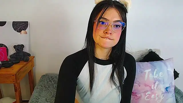 Snapshot of Isa_Maiden1 chatting on 10/02/25, 03:30 Isa Maiden1 online show from 10/02/25, 03:30