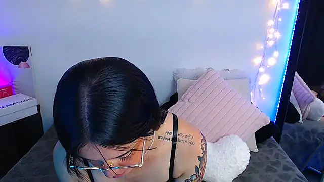 Isa Maiden1 online show from 04/01/26, 05:21