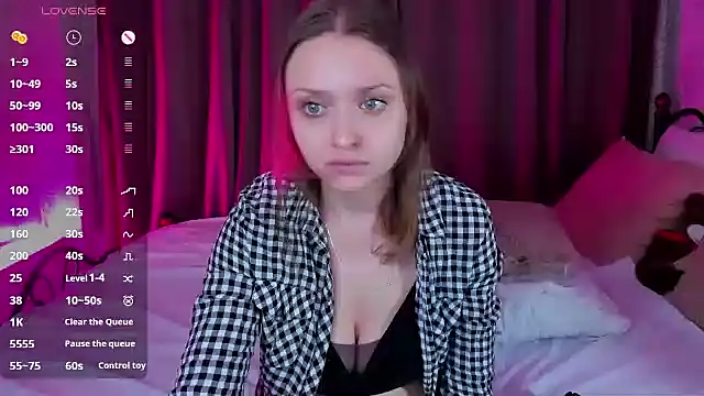 Snapshot of Linda_Bryant chatting on 12/19/24, 01:07 Linda Bryant online show from 12/19/24, 01:07