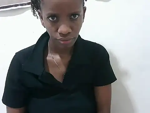 Snapshot of prettybeee chatting on 10/22/25, 02:17 prettybeee online show from 10/22/25, 02:17