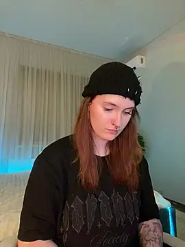 Snapshot of _Chlo__e chatting on 02/03/25, 02:14 Chlo e online show from 02/03/25, 02:14