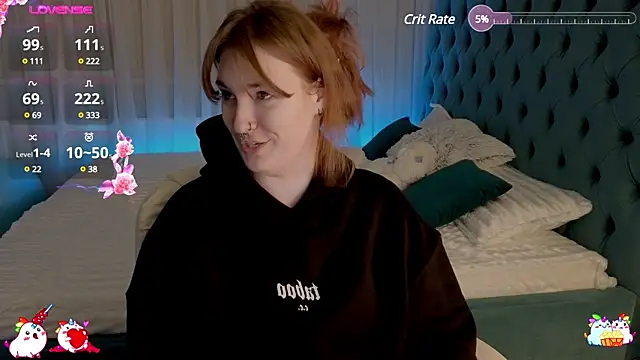 Snapshot of _Chlo__e chatting on 02/07/25, 09:37 Chlo e online show from 02/07/25, 09:37