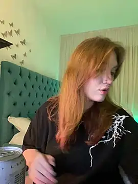 Snapshot of _Chlo__e chatting on 02/19/25, 09:36 Chlo e online show from 02/19/25, 09:36