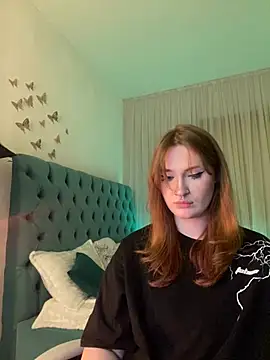 Snapshot of _Chlo__e chatting on 02/20/25, 03:45 Chlo e online show from 02/20/25, 03:45