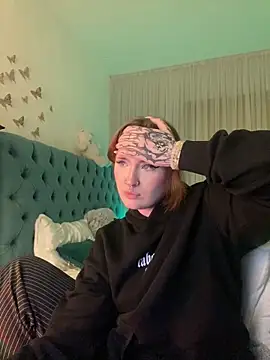 Snapshot of _Chlo__e chatting on 02/22/25, 04:18 Chlo e online show from 02/22/25, 04:18