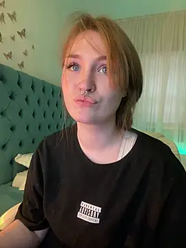 Snapshot of _Chlo__e chatting on 03/01/25, 05:42 Chlo e online show from 03/01/25, 05:42