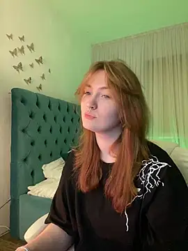 Snapshot of _Chlo__e chatting on 03/06/25, 10:58 Chlo e online show from 03/06/25, 10:58