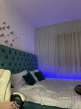 Snapshot of _Chlo__e chatting on 03/12/25, 11:44 Chlo e online show from 03/12/25, 11:44