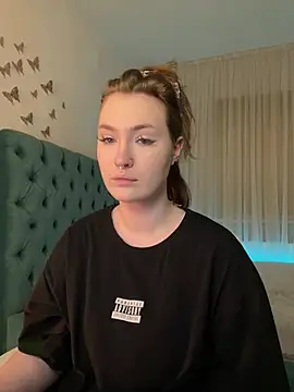 Snapshot of _Chlo__e chatting on 03/22/25, 11:09 Chlo e online show from 03/22/25, 11:09