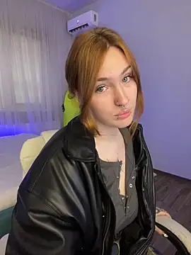 Snapshot of _Chlo__e chatting on 10/02/25, 11:28 Chlo e online show from 10/02/25, 11:28