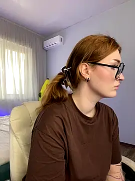 Snapshot of _Chlo__e chatting on 10/03/25, 10:56 Chlo e online show from 10/03/25, 10:56