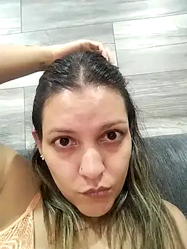 Snapshot of Mia_Hampton chatting on 01/17/25, 01:36 Mia Hampton online show from 01/17/25, 01:36