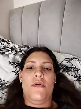 Snapshot of Mia_Hampton chatting on 03/19/25, 08:43 Mia Hampton online show from 03/19/25, 08:43