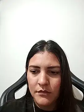 Mia Hampton online show from 12/17/25, 10:27