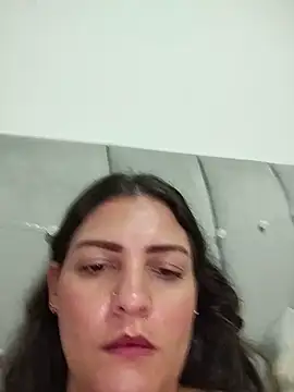 Snapshot of Mia_Hampton chatting on 05/27/26, 02:08 Mia Hampton online show from 05/27/26, 02:08