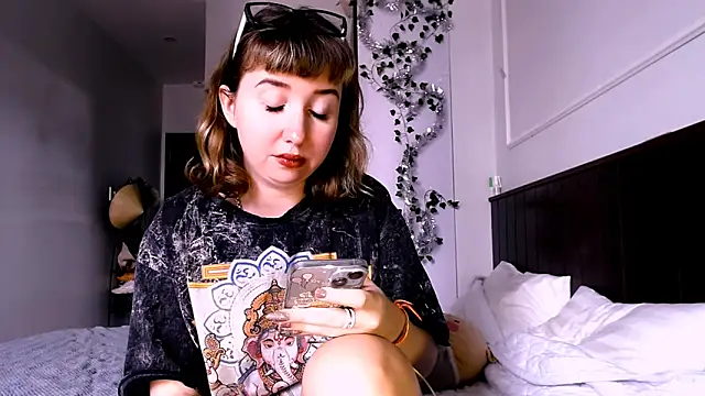 Cosmo Riri online show from 01/10/25, 05:37