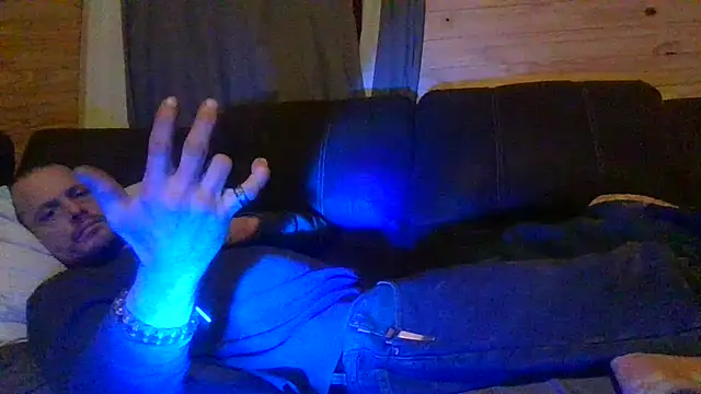 Snapshot of KBONE36 chatting on 02/04/25, 01:02 KBONE36 online show from 02/04/25, 01:02