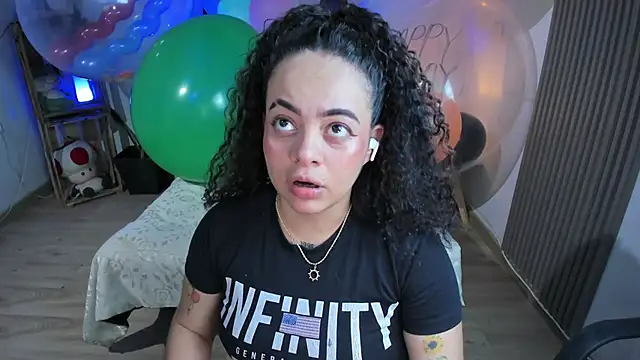 Cuttiealice online show from 01/23/25, 03:32