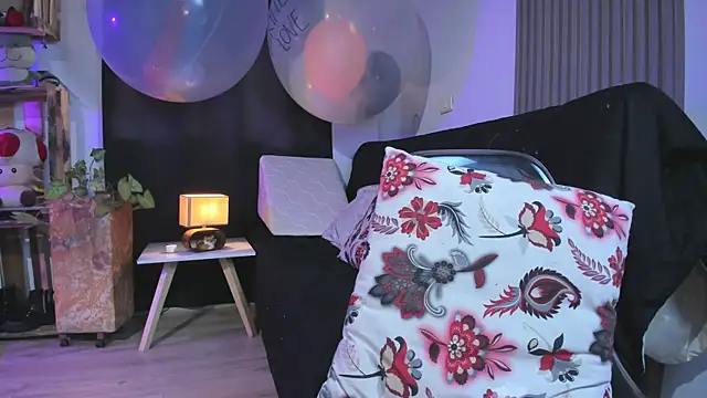 Cuttiealice online show from 02/03/25, 03:49