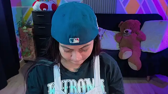 Cuttiealice online show from 09/19/25, 12:06