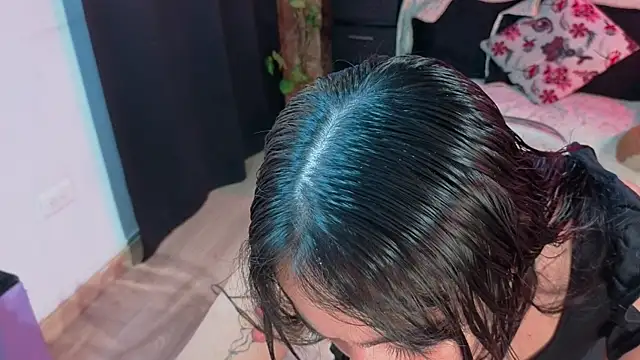 Cuttiealice online show from 09/21/25, 01:13