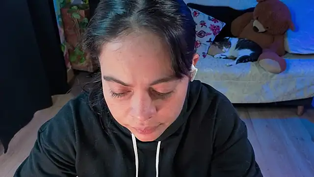 Cuttiealice online show from 09/22/25, 05:04