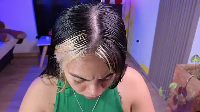 Cuttiealice online show from 12/01/25, 04:01