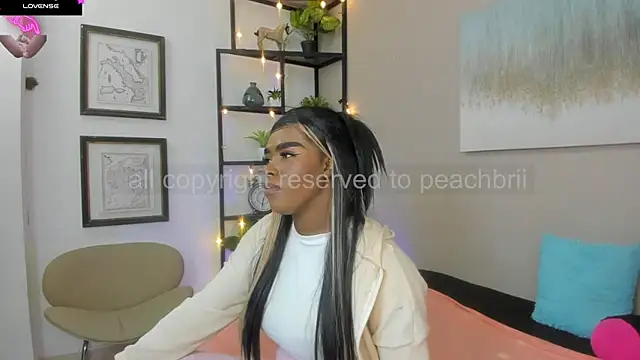 Briana Wells  online show from 12/04/25, 01:20