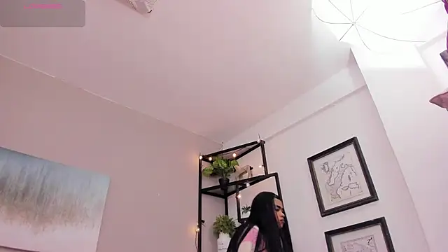 Briana Wells  online show from 06/12/26, 12:37