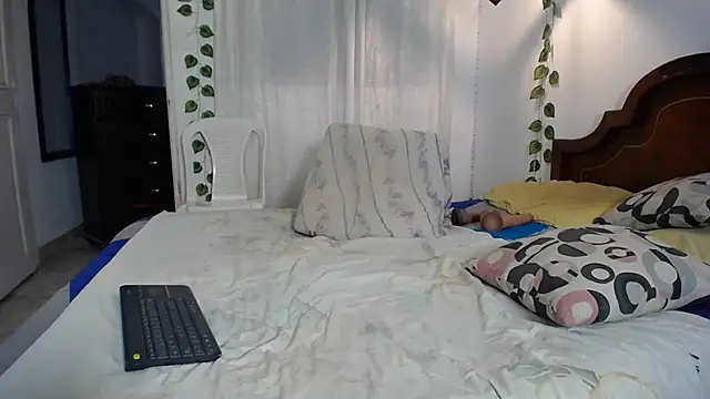 ivonne  hott1 online show from 02/11/26, 07:08