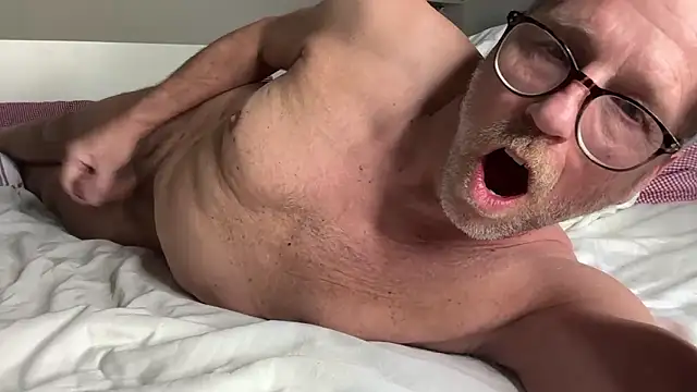 Snapshot of drefman chatting on 01/15/26, 03:05 drefman online show from 01/15/26, 03:05