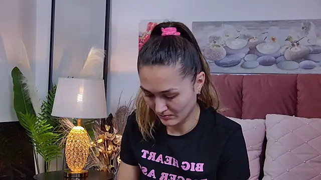 Snapshot of NicolLopeze chatting on 12/19/24, 12:12 NicolLopeze online show from 12/19/24, 12:12