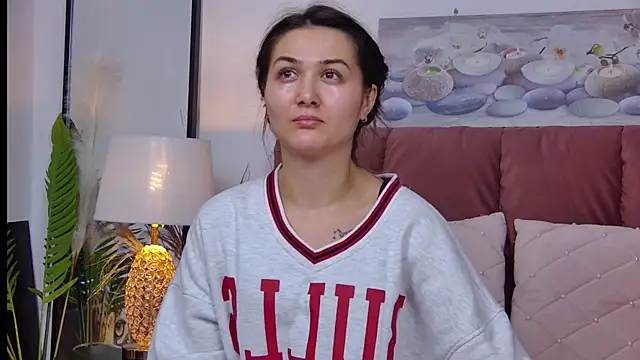 Snapshot of NicolLopeze chatting on 01/25/25, 05:08 NicolLopeze online show from 01/25/25, 05:08