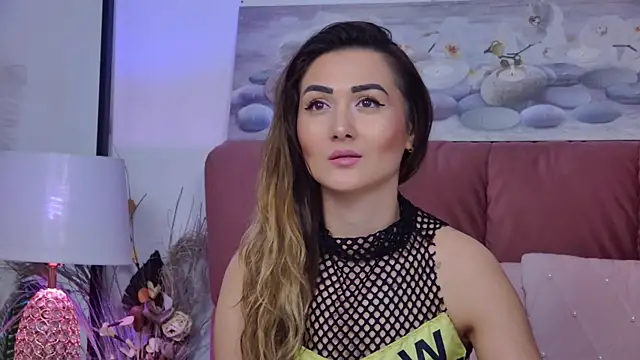 Snapshot of NicolLopeze chatting on 02/06/25, 03:20 NicolLopeze online show from 02/06/25, 03:20