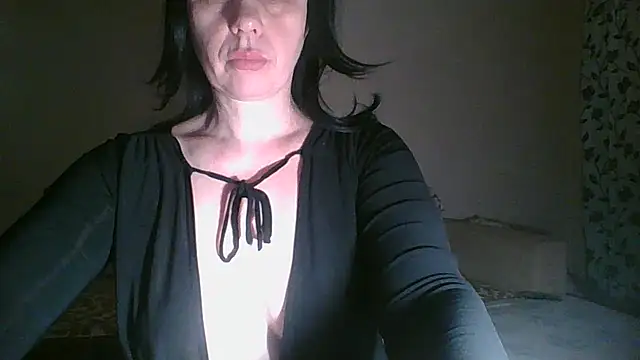Snapshot of Roxolana_Drim chatting on 01/05/25, 11:22 Roxolana Drim online show from 01/05/25, 11:22