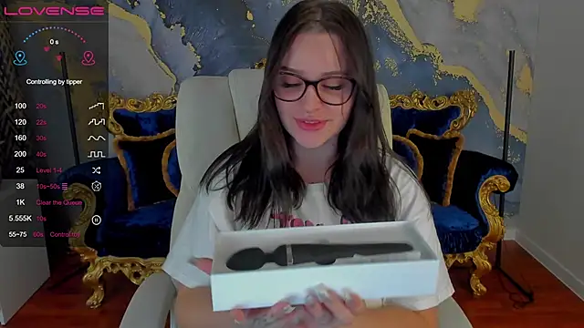 Snapshot of JeysyPotter chatting on 12/10/24, 02:06 JeysyPotter online show from 12/10/24, 02:06