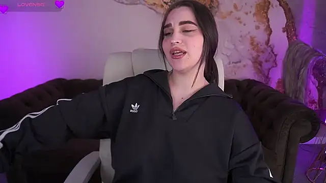 Snapshot of JeysyPotter chatting on 02/08/25, 09:04 JeysyPotter online show from 02/08/25, 09:04