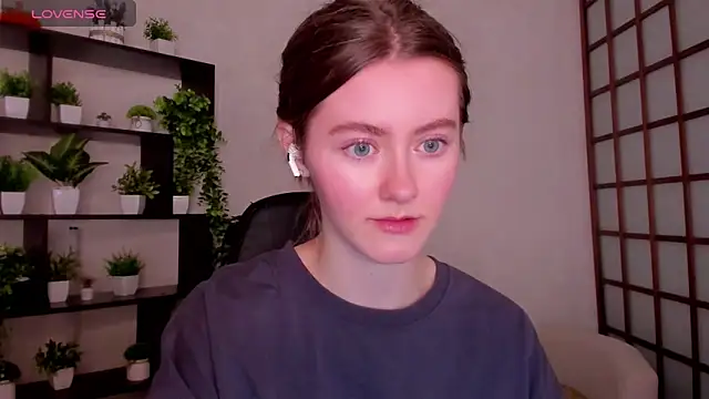 KateCuddle online show from 12/19/25, 02:29