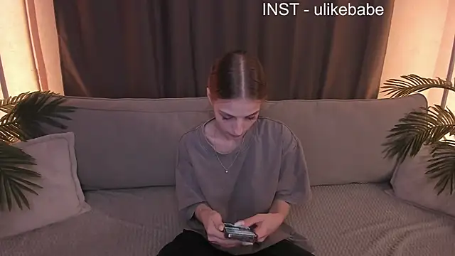 Snapshot of Anna_Fink chatting on 01/24/25, 10:21 Anna Fink online show from 01/24/25, 10:21