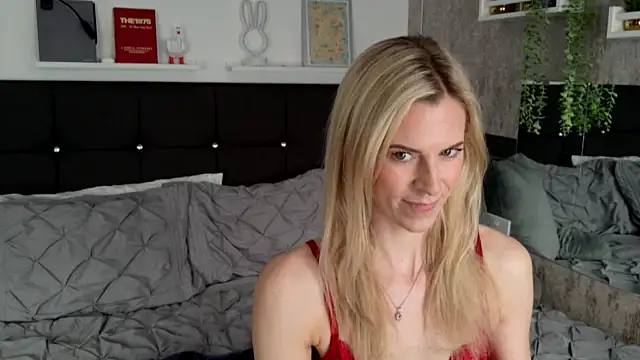 Snapshot of Amber_riivers chatting on 03/07/25, 12:12 Amber riivers online show from 03/07/25, 12:12