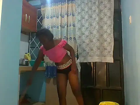 Snapshot of Eminent_Ride chatting on 09/17/25, 07:37 Eminent Ride online show from 09/17/25, 07:37