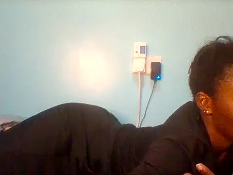 Snapshot of Eminent_Ride chatting on 05/27/26, 01:24 Eminent Ride online show from 05/27/26, 01:24