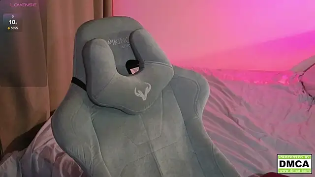 cute thomas online show from 10/16/25, 04:30