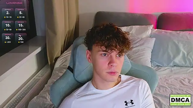 cute thomas online show from 11/18/25, 06:01