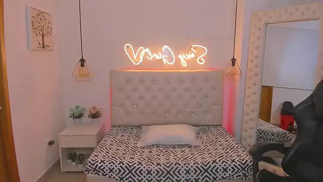 Snapshot of xiomara__cortes chatting on 01/31/25, 01:22 xiomara cortes online show from 01/31/25, 01:22