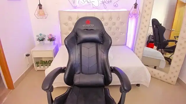 Snapshot of xiomara__cortes chatting on 02/01/25, 07:13 xiomara cortes online show from 02/01/25, 07:13