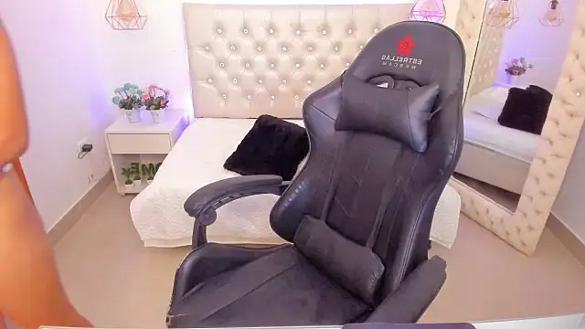 Snapshot of xiomara__cortes chatting on 02/11/25, 07:16 xiomara cortes online show from 02/11/25, 07:16