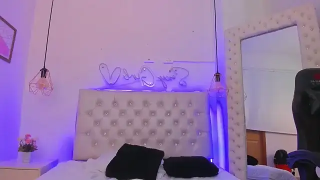 Snapshot of xiomara__cortes chatting on 03/20/25, 01:13 xiomara cortes online show from 03/20/25, 01:13